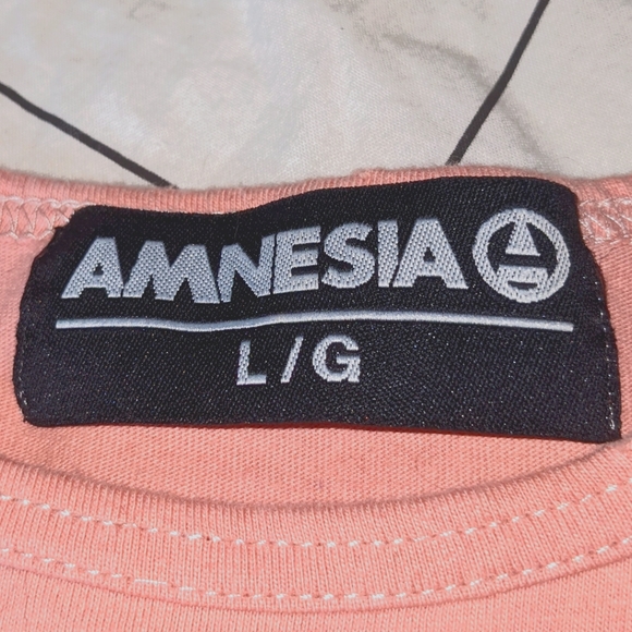 🍂2/$30🍂 AMNESIA longline curved hem distressed tee - Picture 4 of 7